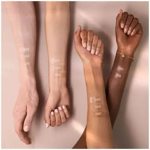 Catrice Soft Glam Filter Fluid 015 Light, vloeibare foundation met stralende finish, foto 2 van 2