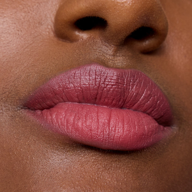 Essence Juicy Matte Lip Mousse 02 Featherlight Pink