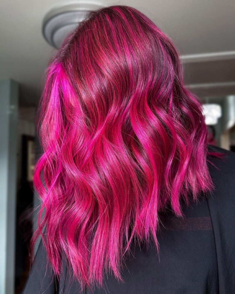 Lunar Tides Semi Permanent Hair Color Fuchsia, semi-permanente haarverf voor een intense roze kleur, foto 5 van 9