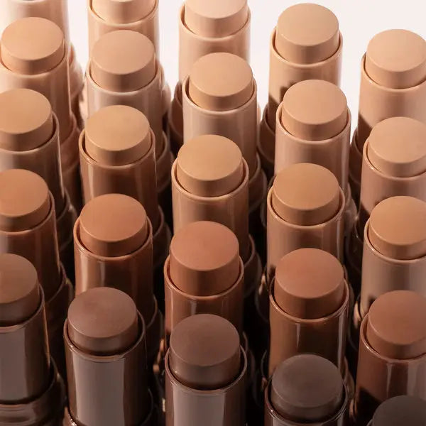 Milani Conceal + Perfect Blur Out Skin Tint 09 Light Medium Gold Beige, stick foundation, foto 7 van 7