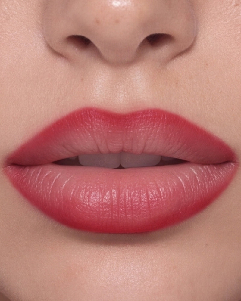 Moira Blur Lip Contour Liner 008 Camellia, romige lipliner met soft-focus matte finish, foto 2 van 7