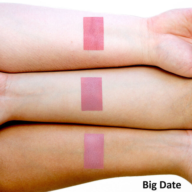 TheBalm Blush Third Date, zachtroze poederblush voor de wangen