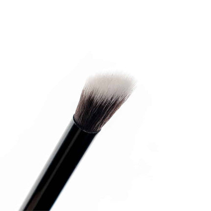Brushworks No. 15 Angled Blending Eye Brush
