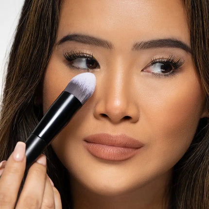 Brushworks No. 4 Tapered Precision Buffing Brush