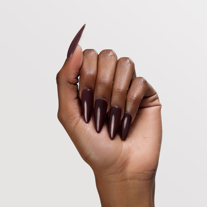 Chaun Legend gellak Gothic Plum op de nagel