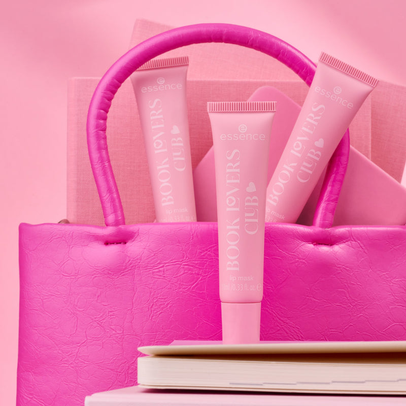 Essence Book Lovers Club Lip Mask 01 Chapter: First Kiss, een lipmasker met aardbeiengeur en glanzende finish
