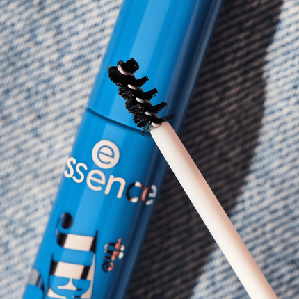 Essence The Jeans Club Lamination Brow Glue 01 I'm Not A Blue Glue!