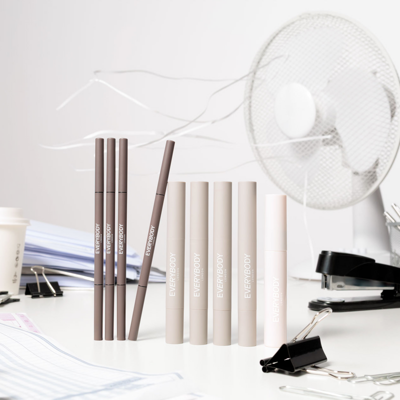 Everybody London Brow Definer Dark Brown, wenkbrauwpotlood met spoolie, foto 4 van 6