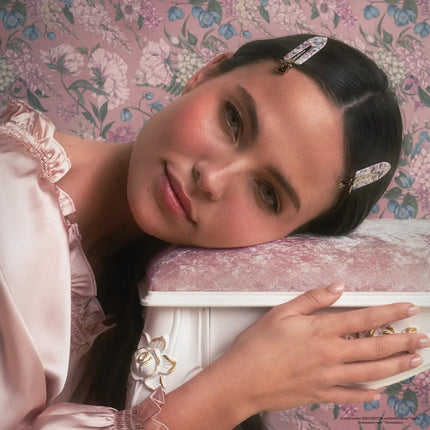 Kitsch x Bridgerton Creaseless Clips Toile In Bloom