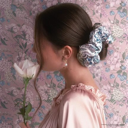 Kitsch x Bridgerton Satin Pillow Scrunchies Toile In Bloom