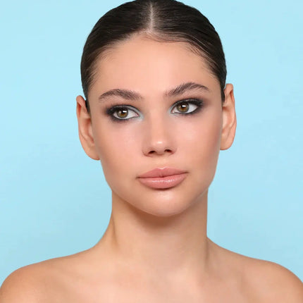 Moira Chic Satin Lipstick 001 Chic Nude