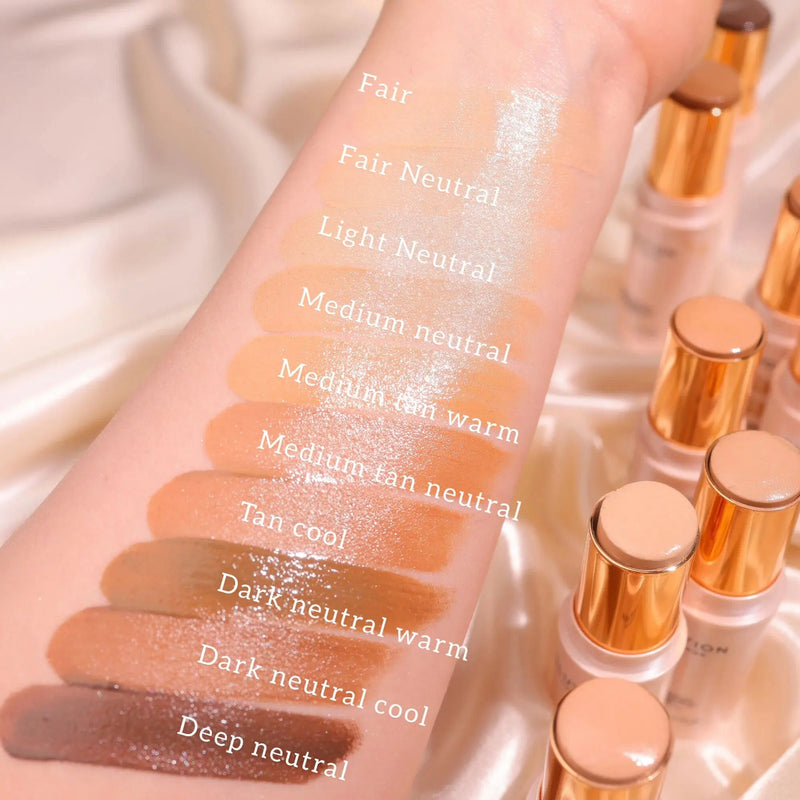 Revolution Skin Silk Glow Tint Sheer Foundation Stick Light Neutral, foundation stick met natuurlijke glow, foto 2 van 4