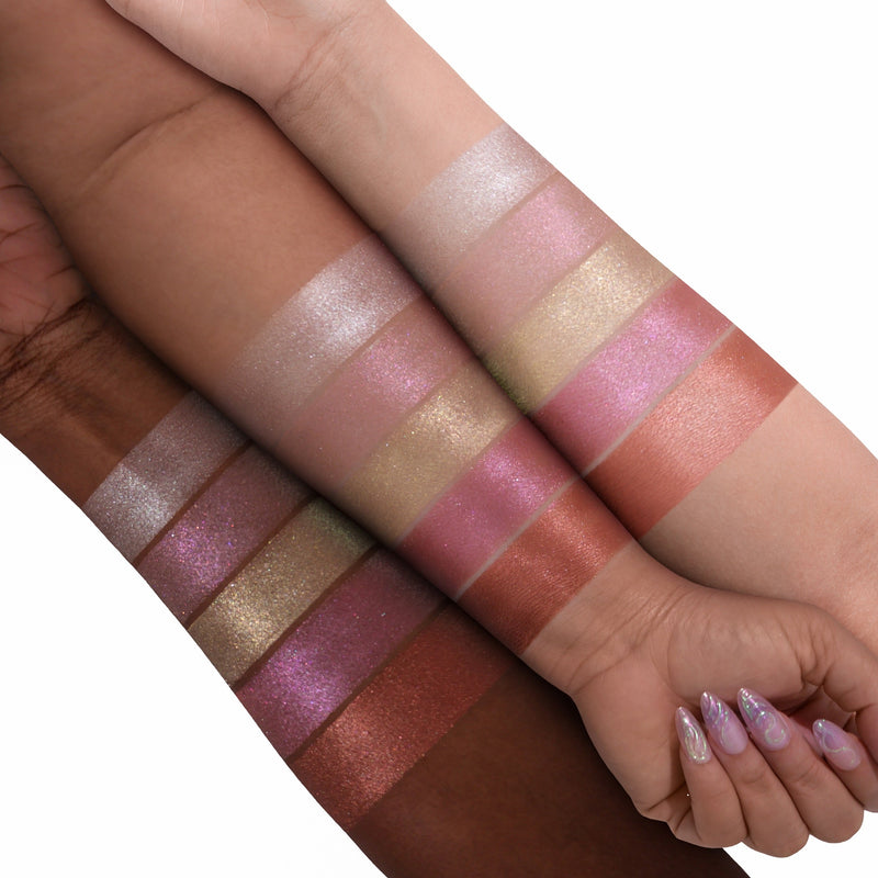 Singe Beauty Evocative Glazed Highlighter Moody Moonstone, highlighter met wet look finish, foto 2 van 4